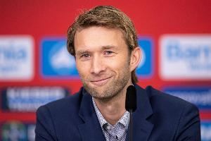 药厂总监：我们以培养年轻球员闻名，不会买离队球员的直接替代者