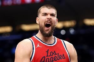 记者：大家都说快船太老了 但他们第2重要球员只有28岁且正值巅峰