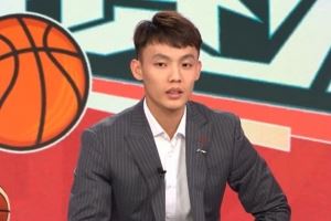 徐杰谈解说首秀：比打球还累 看比赛时会思考如果是自己会怎么做