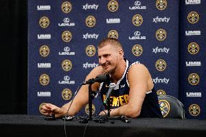 疯狂!约基奇近4战场均31.3分11.3板13.3助 三项命中率70/47/87%