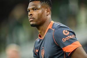 记者:国米认为邓弗里斯伤势无大碍,球员返回意大利明天接受理疗